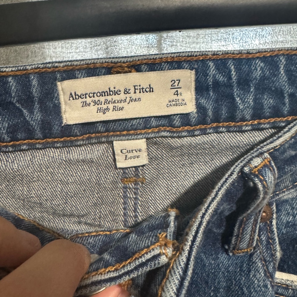 Abercrombie curve love relaxed high rise jean - Picture 2 of 3
